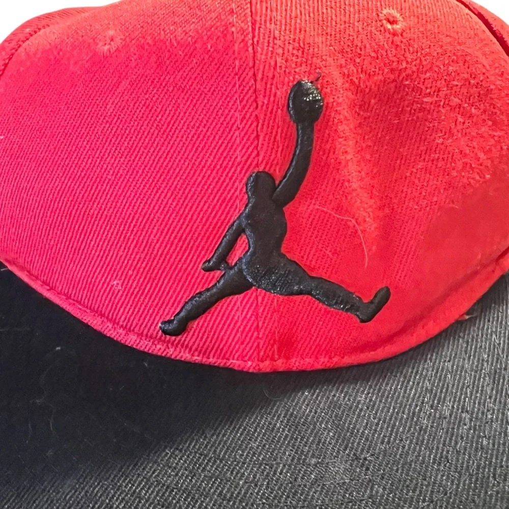 AIR JORDAN Snap Back Hat NEW ERA FITS Red Black FAST SHIPPING 1638-15